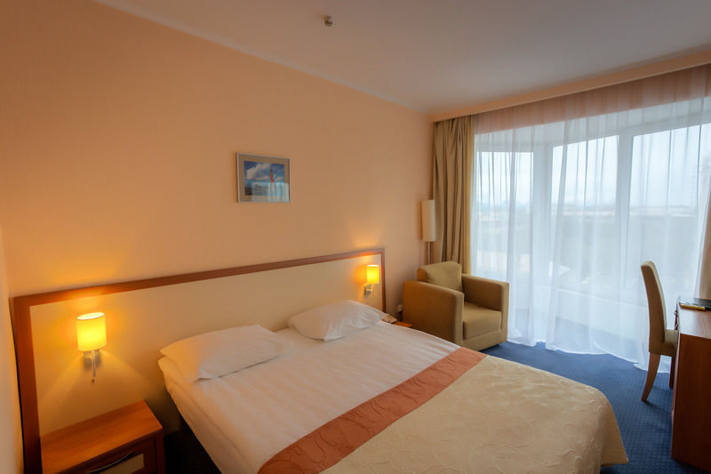 Intourist Hotel Zaporizhia Bagian luar foto