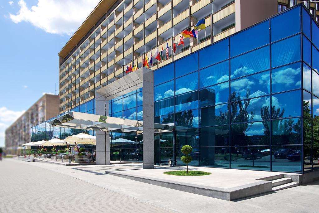 Intourist Hotel Zaporizhia Bagian luar foto