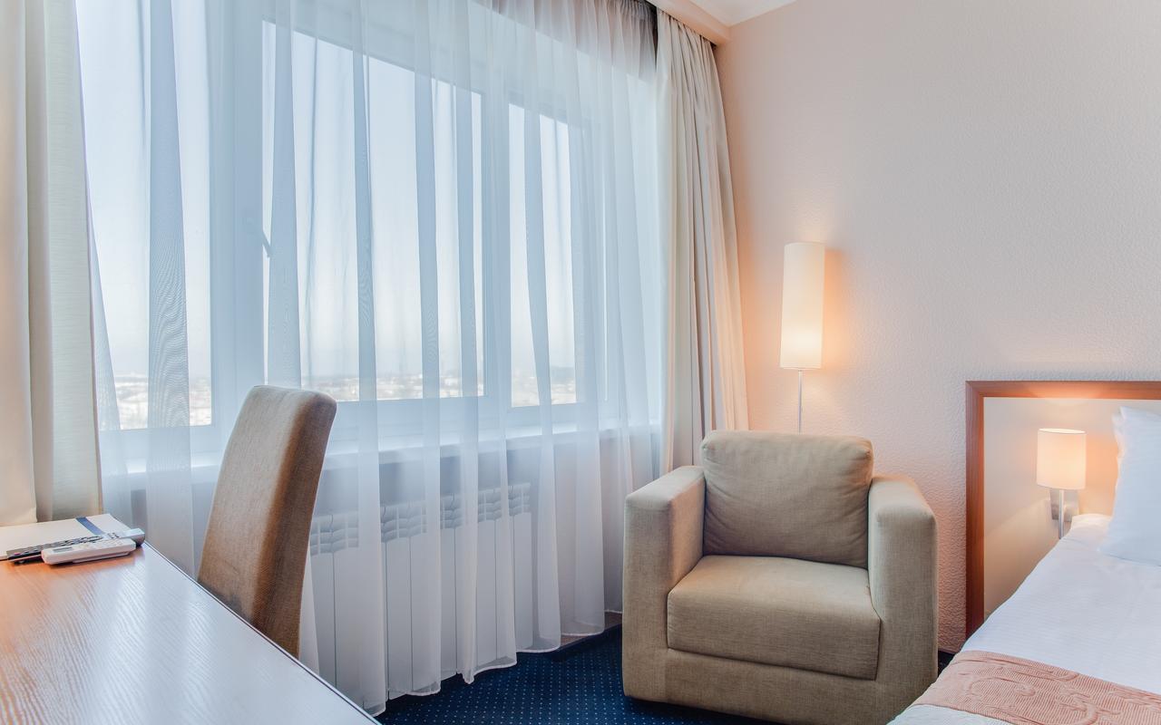 Intourist Hotel Zaporizhia Bagian luar foto