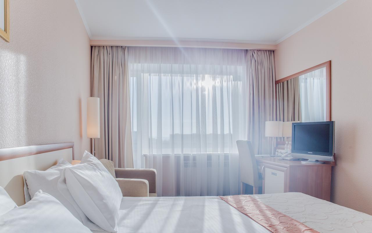 Intourist Hotel Zaporizhia Bagian luar foto