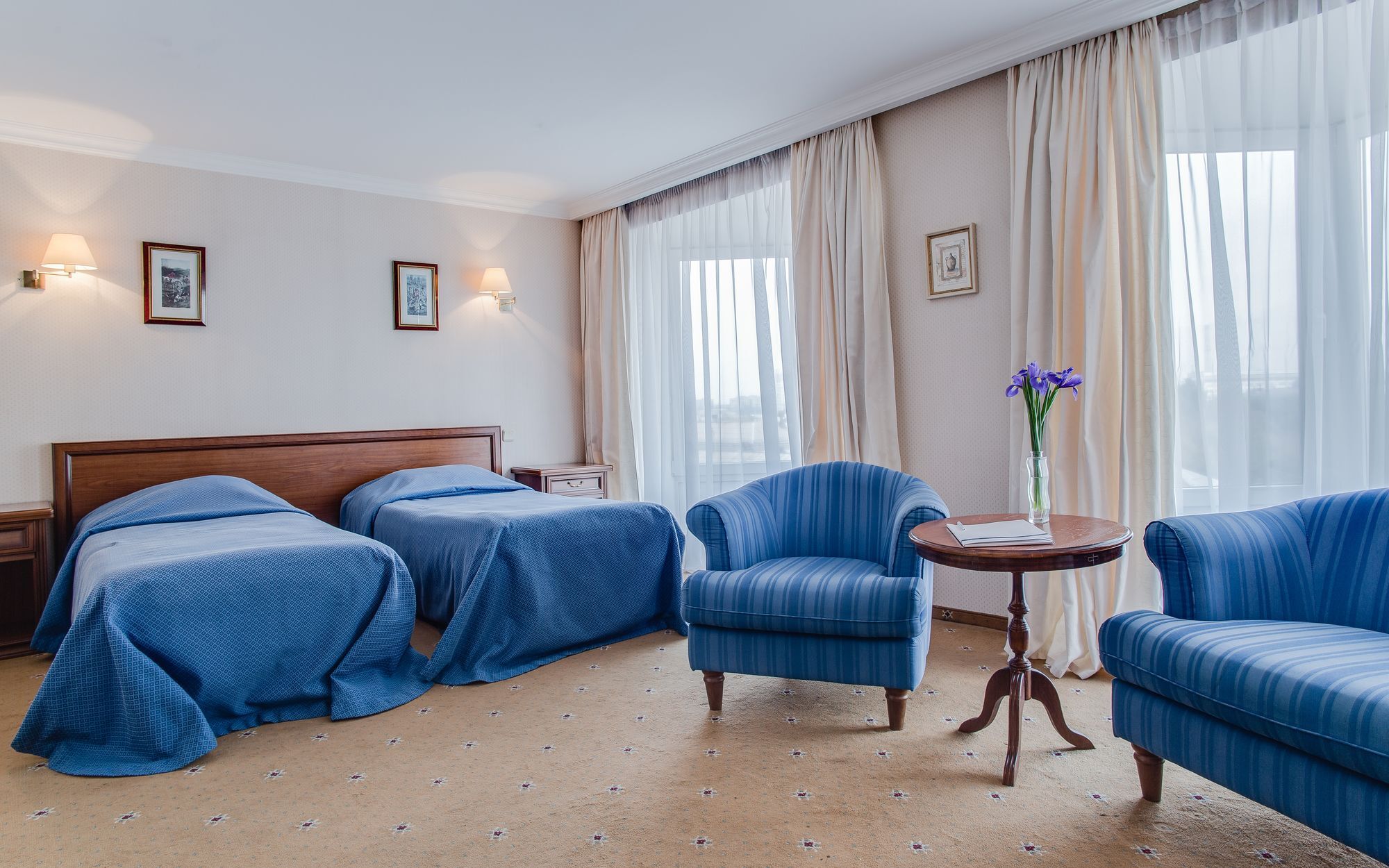 Intourist Hotel Zaporizhia Bagian luar foto