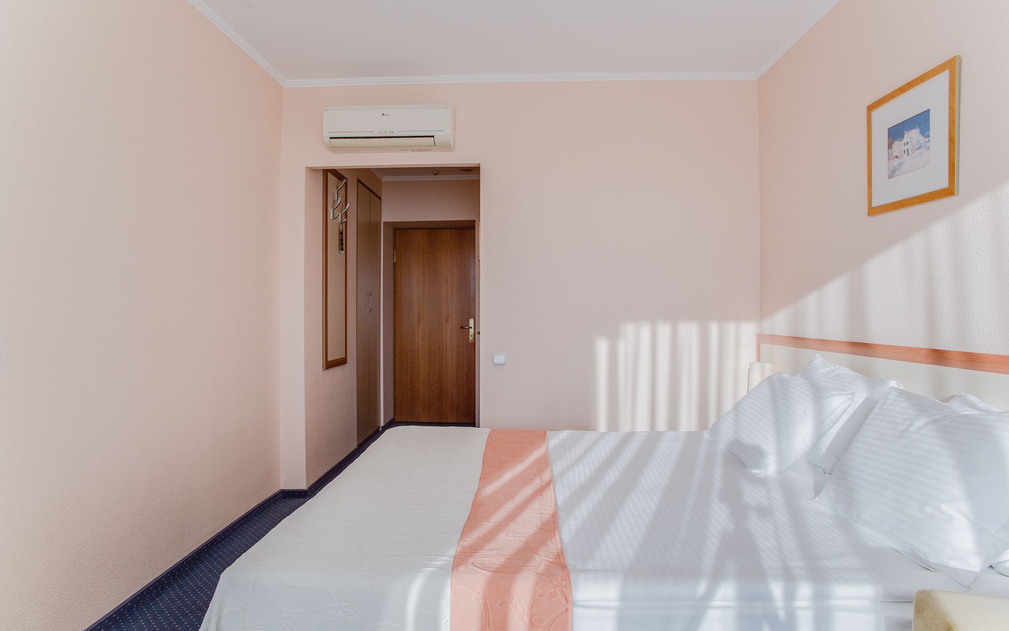 Intourist Hotel Zaporizhia Bagian luar foto