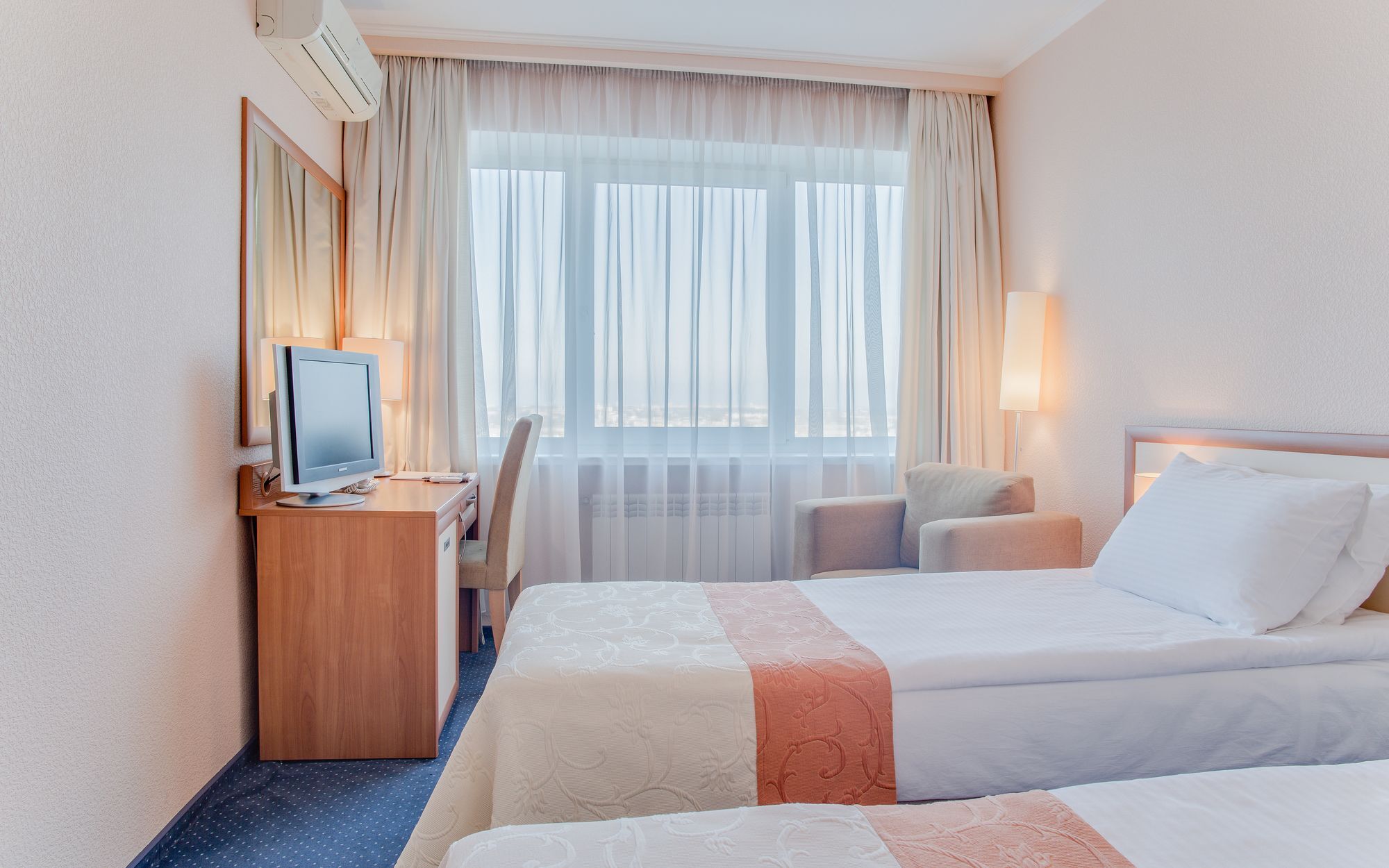Intourist Hotel Zaporizhia Bagian luar foto